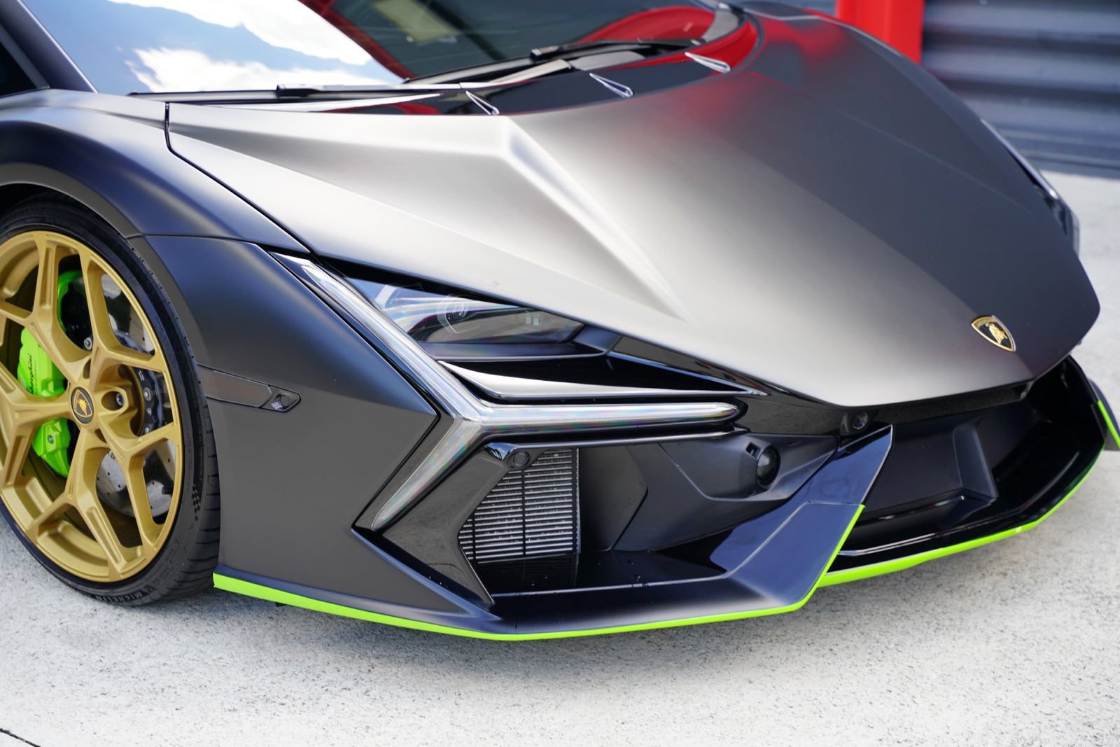Used 2024 Lamborghini Revuelto AWD/4WD image 18