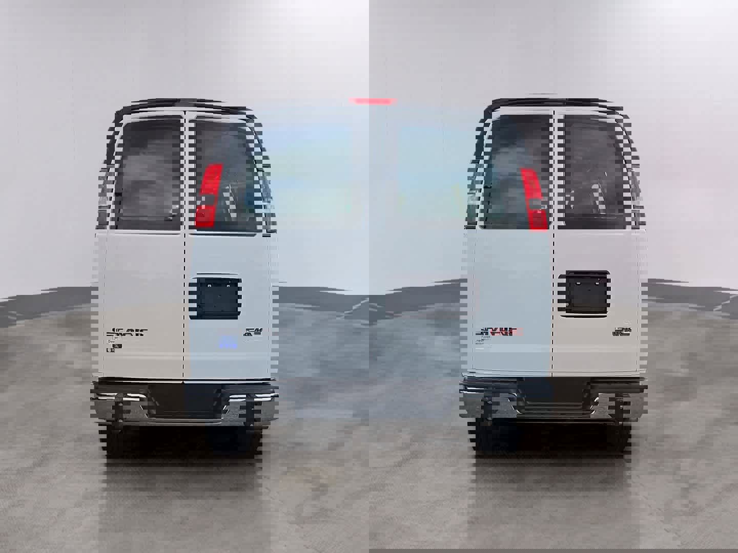 Used 2024 GMC Savana 2500 w/ Driver Convenience Package image 5