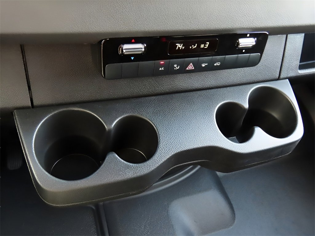 Used 2024 Mercedes-Benz Sprinter 2500 image 42