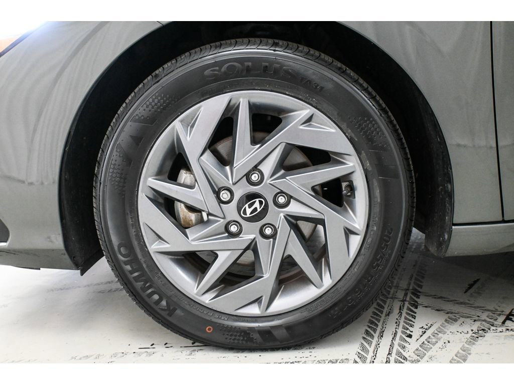 Used 2024 Hyundai Elantra Blue FWD image 23