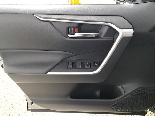 Used 2025 Toyota RAV4 XLE image 21