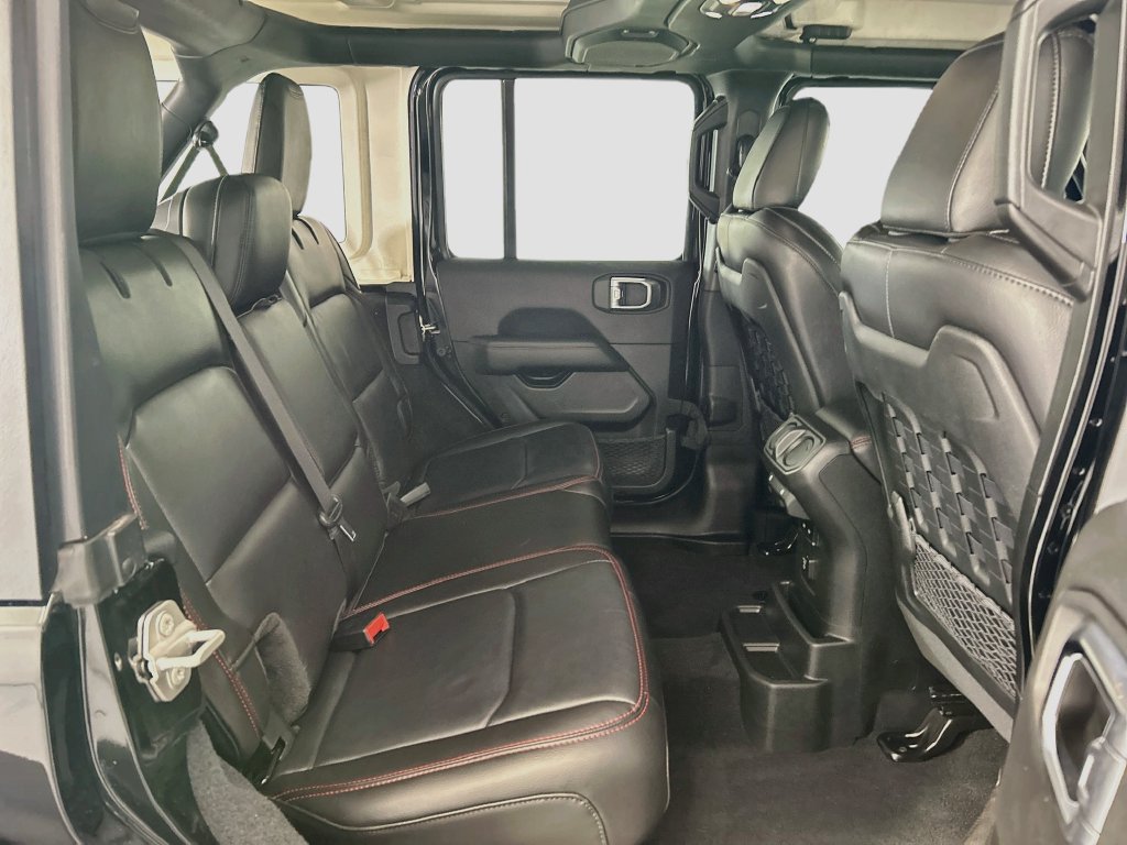 Used 2023 Jeep Wrangler Unlimited Rubicon w/ Cold Weather Group AWD/4WD image 21
