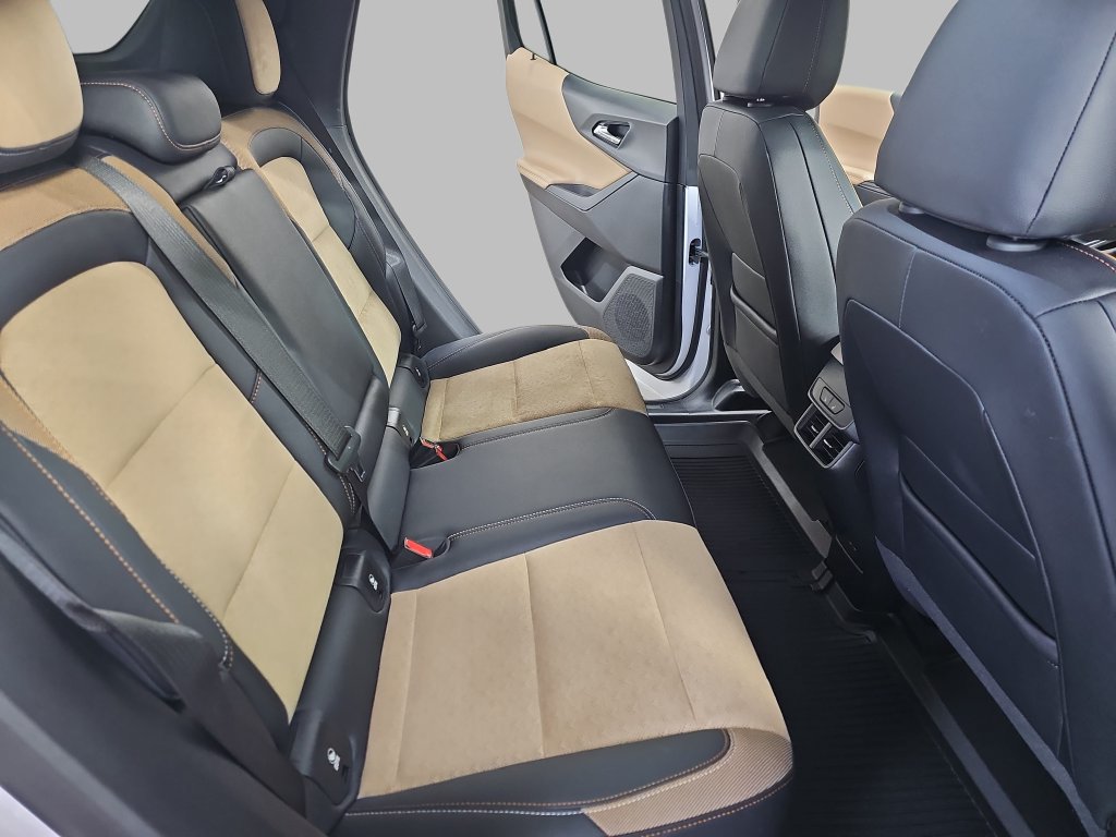 Certified 2025 Chevrolet Equinox ACTIV w/ Safety and Technology Package AWD/4WD image 14