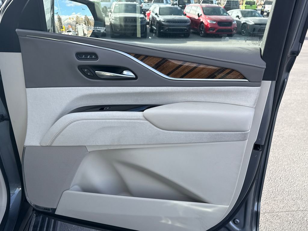 Used 2022 Cadillac Escalade Sport Platinum w/ Heavy-Duty Trailer Package image 20