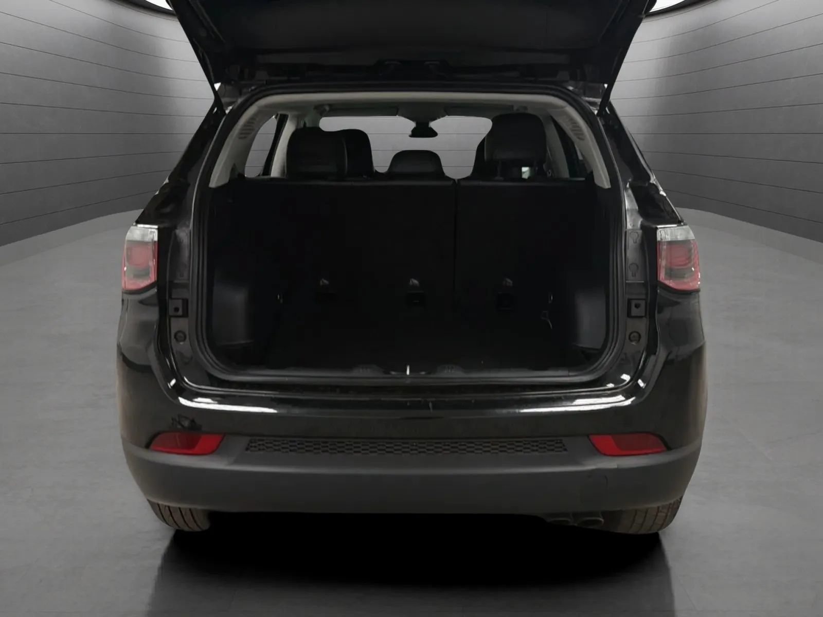 Used 2018 Jeep Compass Latitude w/ Popular Equipment Group FWD image 23
