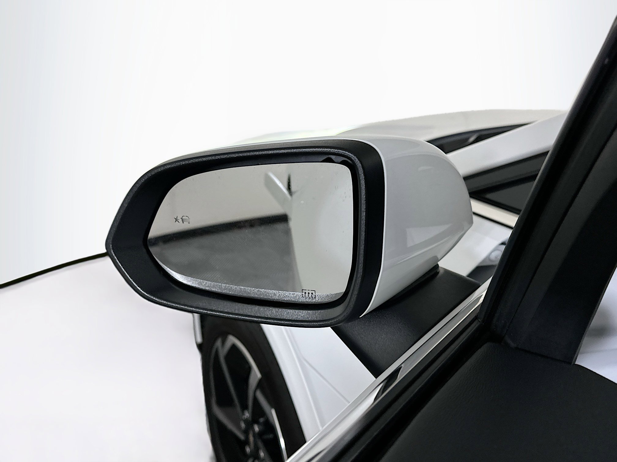 Used 2024 Chevrolet Equinox EV LT image 16