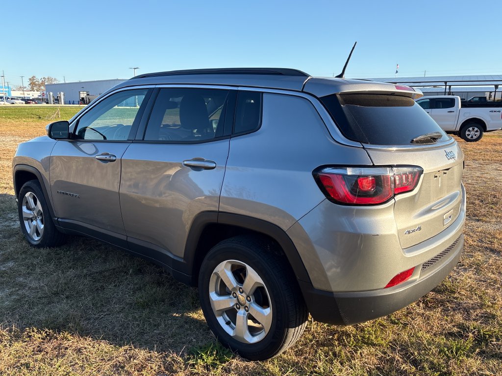Used 2017 Jeep Compass Latitude AWD/4WD image 13
