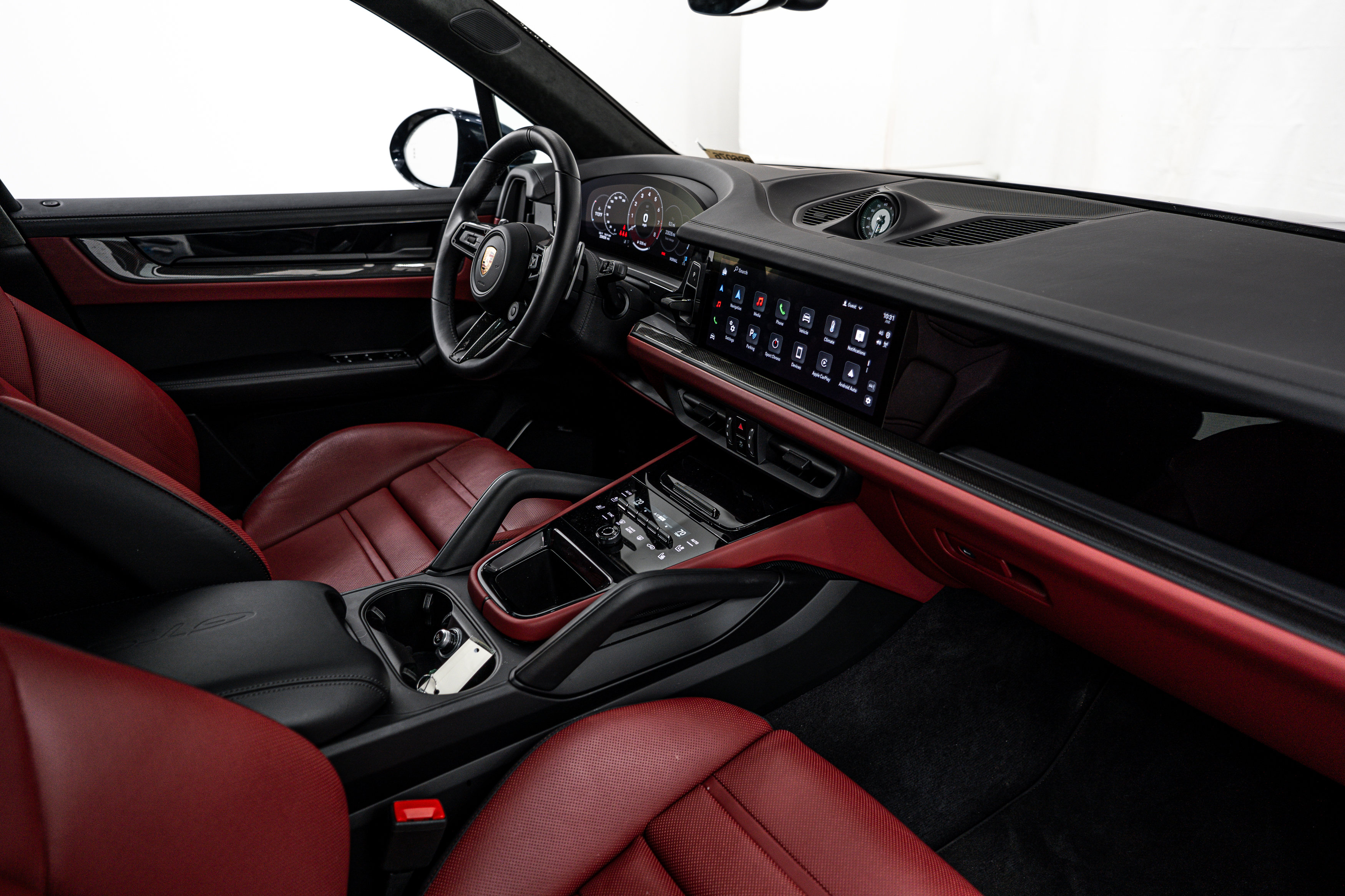 Certified 2025 Porsche Cayenne GTS AWD/4WD image 17