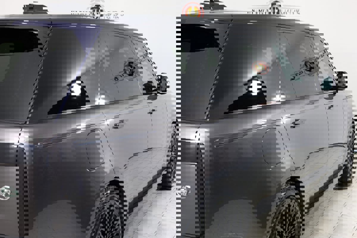 Used 2022 Land Rover Range Rover Long Wheelbase First Edition image 46