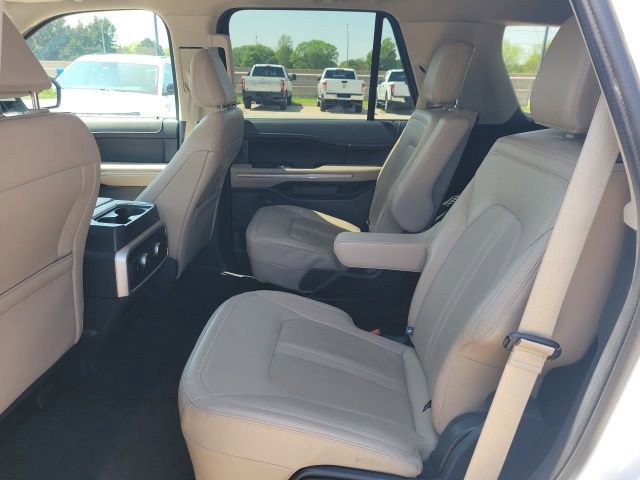 Used 2024 Ford Expedition Limited image 18