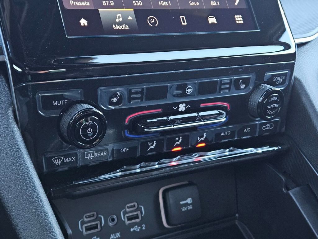 New 2025 Jeep Grand Cherokee Altitude image 19