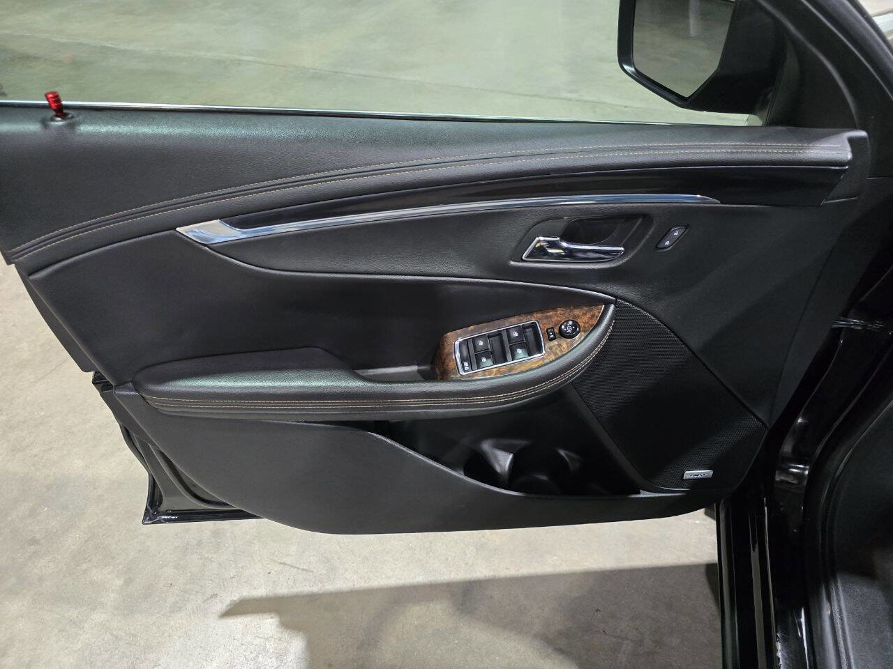 Used 2015 Chevrolet Impala LT image 24