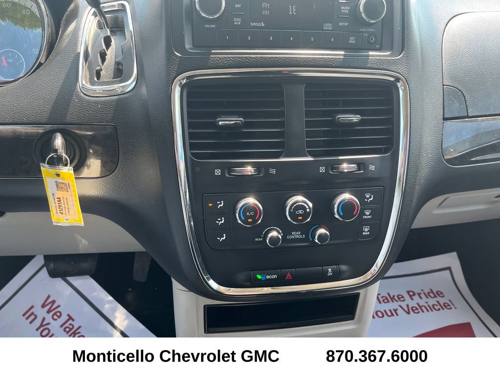 Used 2017 Dodge Grand Caravan SE w/ UConnect Hands-Free Group FWD image 19