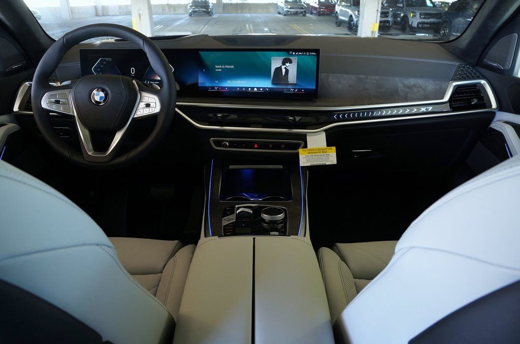 Used 2026 BMW X7 xDrive40i w/ Premium Package AWD/4WD image 8