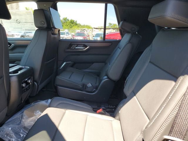 New 2026 GMC Yukon Denali w/ Denali Reserve Package AWD/4WD image 11