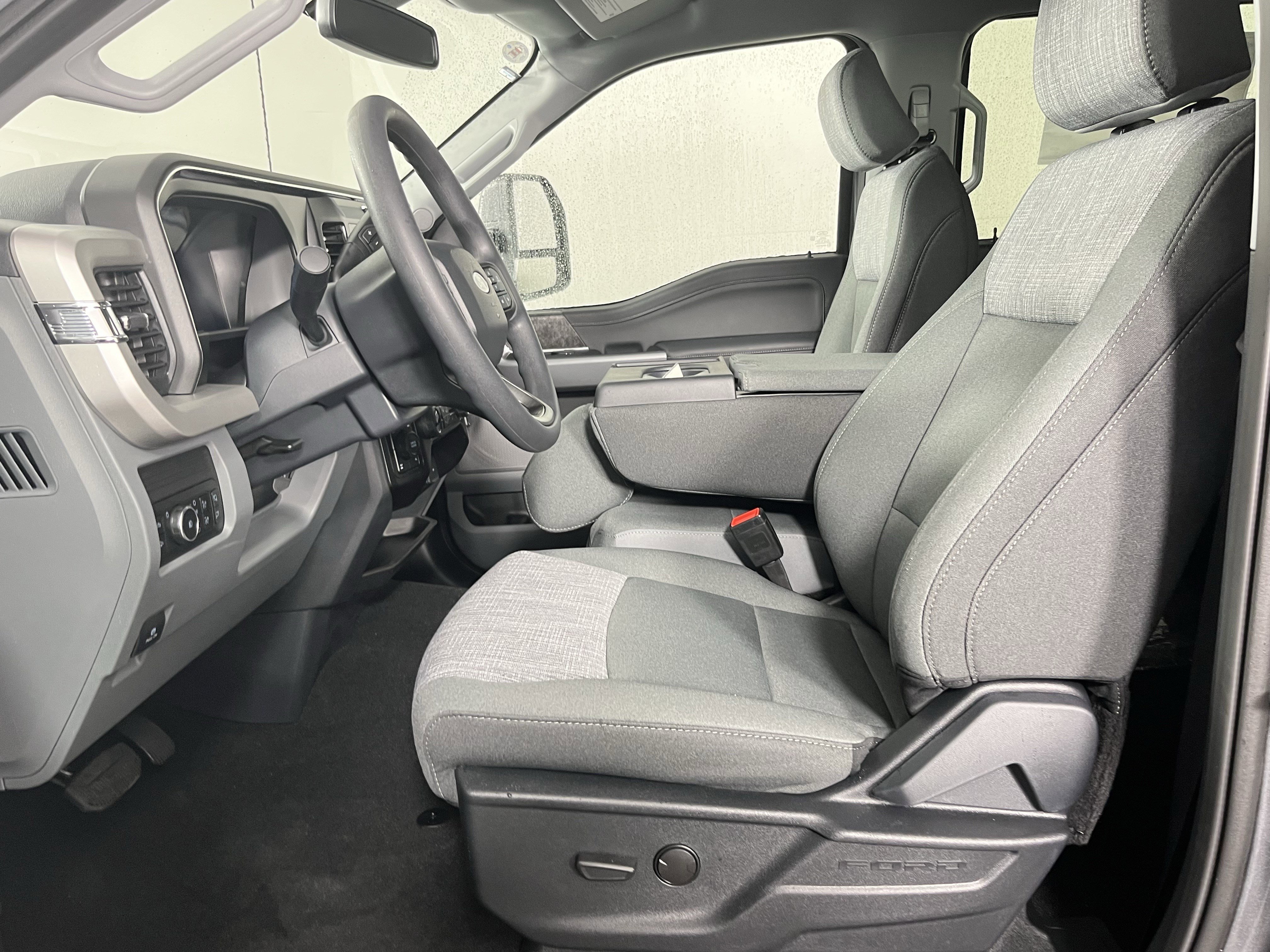 New 2026 Ford F250 XLT w/ XLT Premium Package image 9