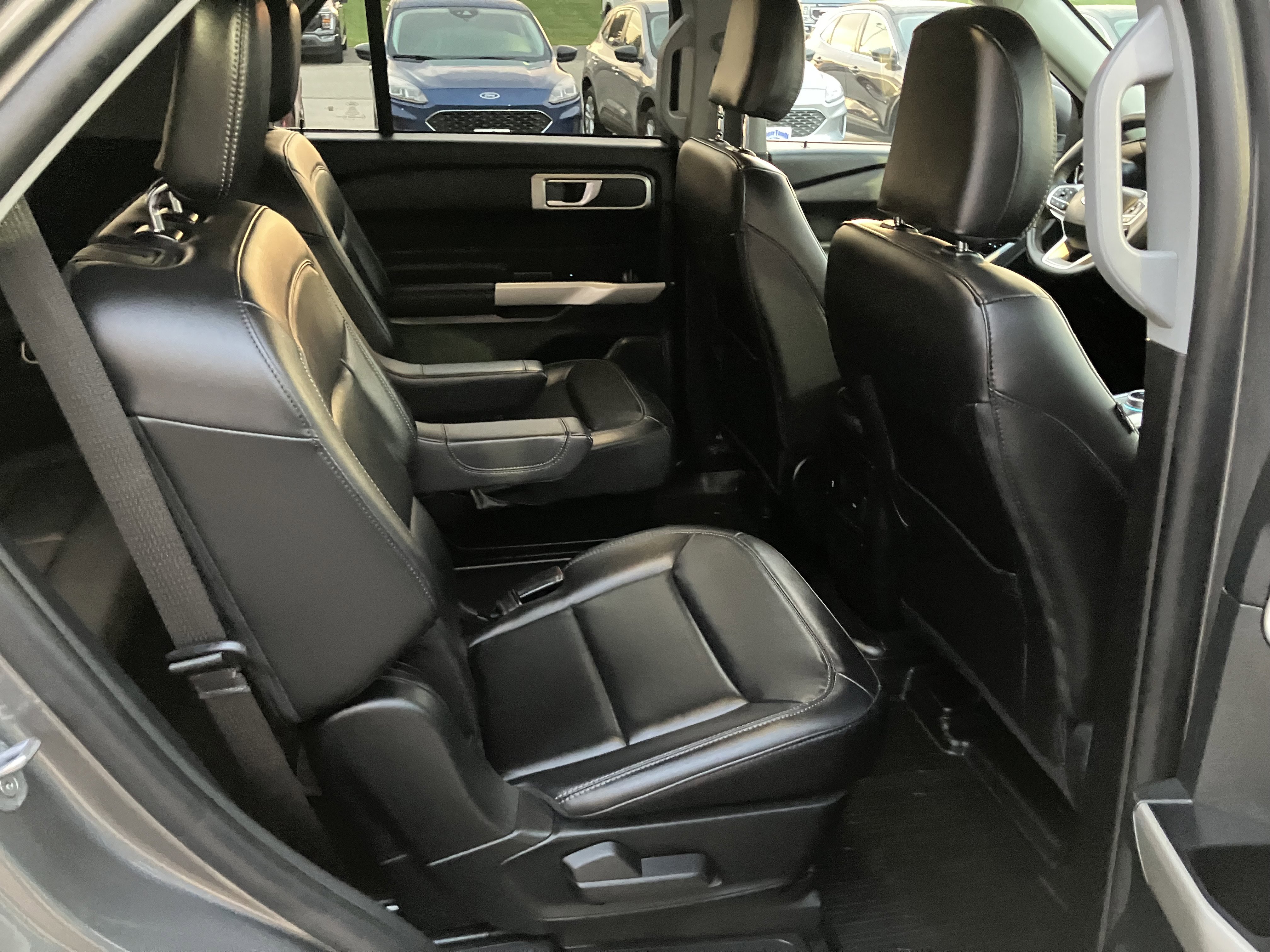 Used 2023 Ford Explorer XLT w/ Equipment Group 202A AWD/4WD image 16