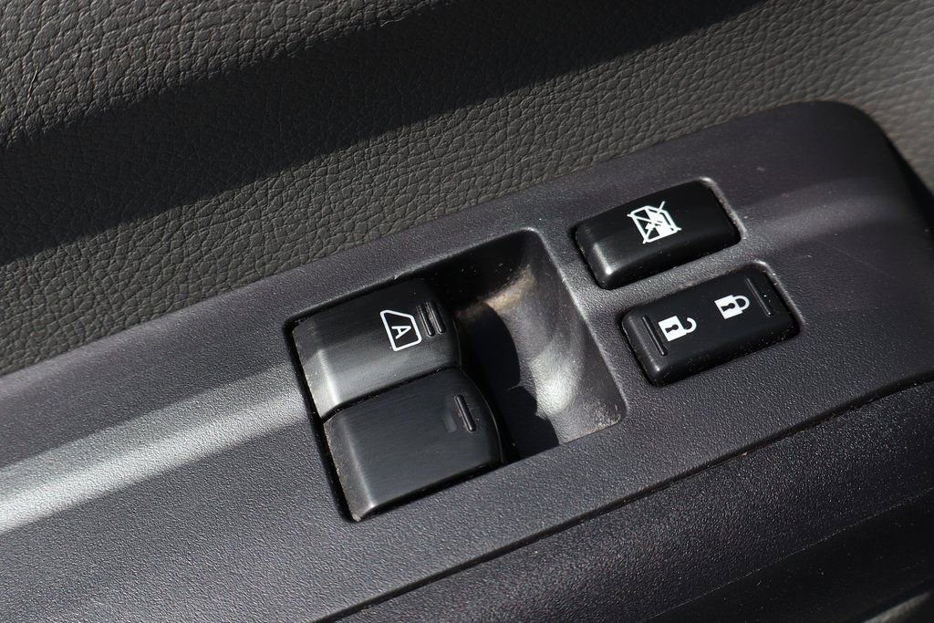 Used 2019 Nissan NV 2500 S image 19