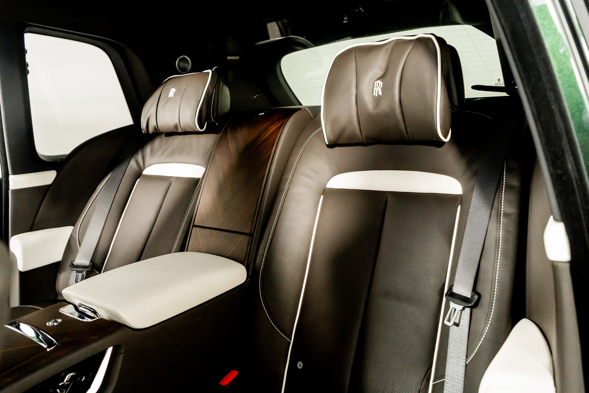 Used 2023 Rolls-Royce Cullinan w/ Cullinan Package image 22