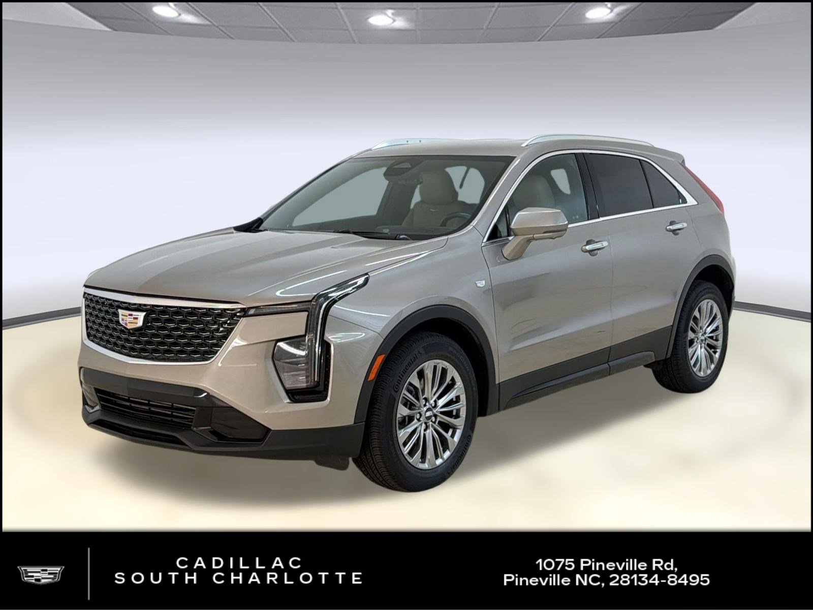 Used 2025 Cadillac XT4 Premium Luxury FWD image 1