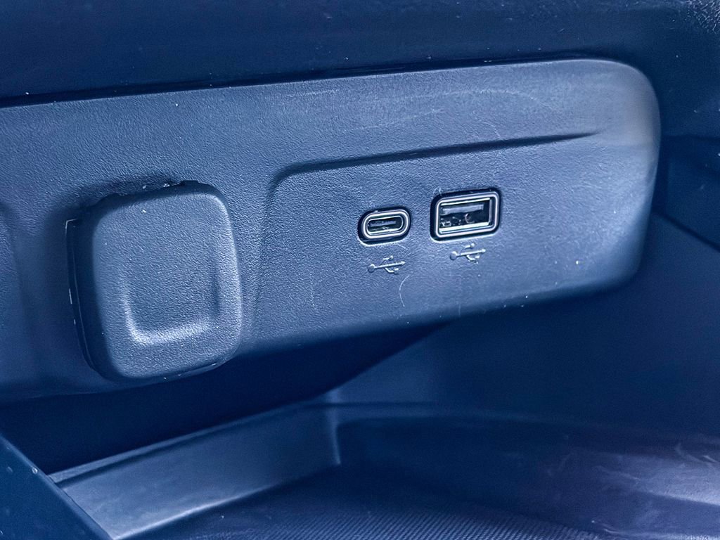 Used 2025 Chevrolet Trax ACTIV w/ Sunroof Package FWD image 29
