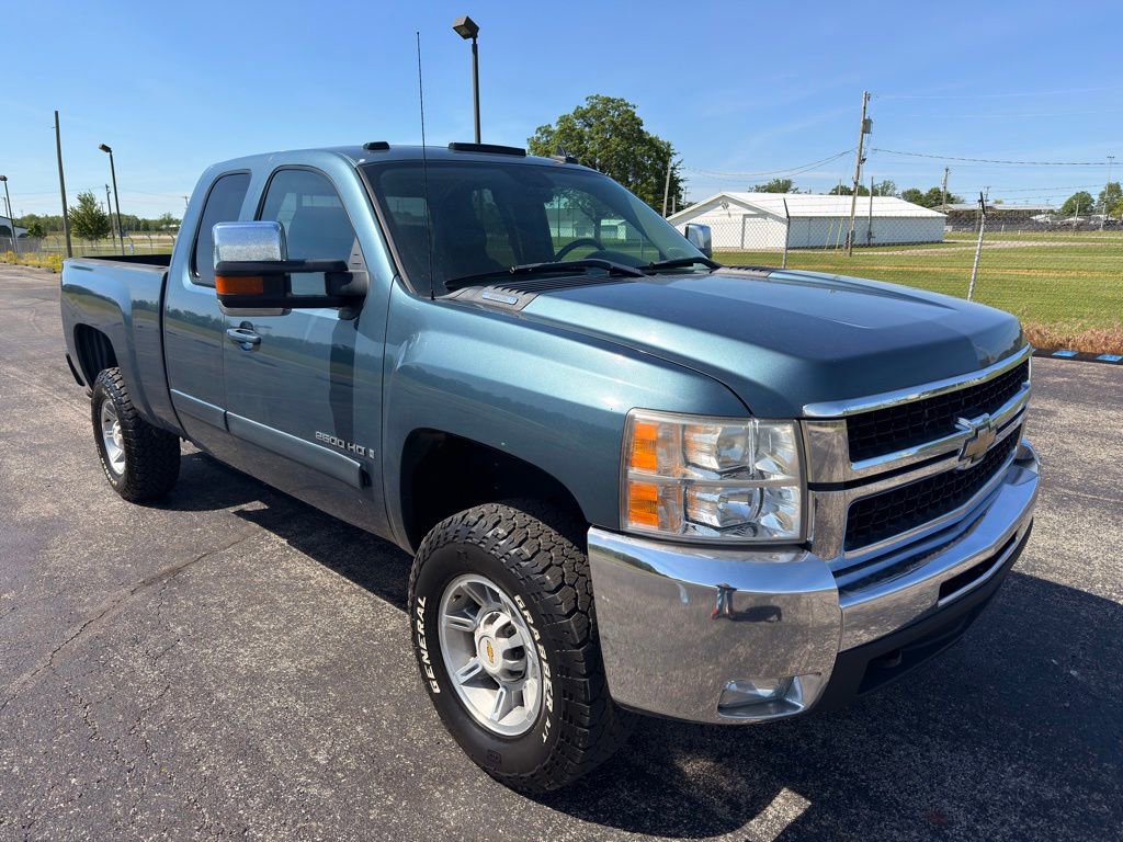 Used 2008 Chevrolet Silverado 2500 LTZ w/ Safety Package AWD/4WD image 4