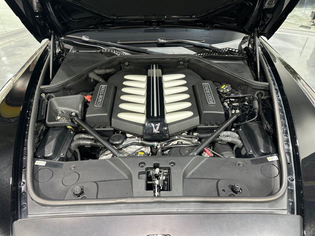 Used 2015 Rolls-Royce Wraith RWD image 30