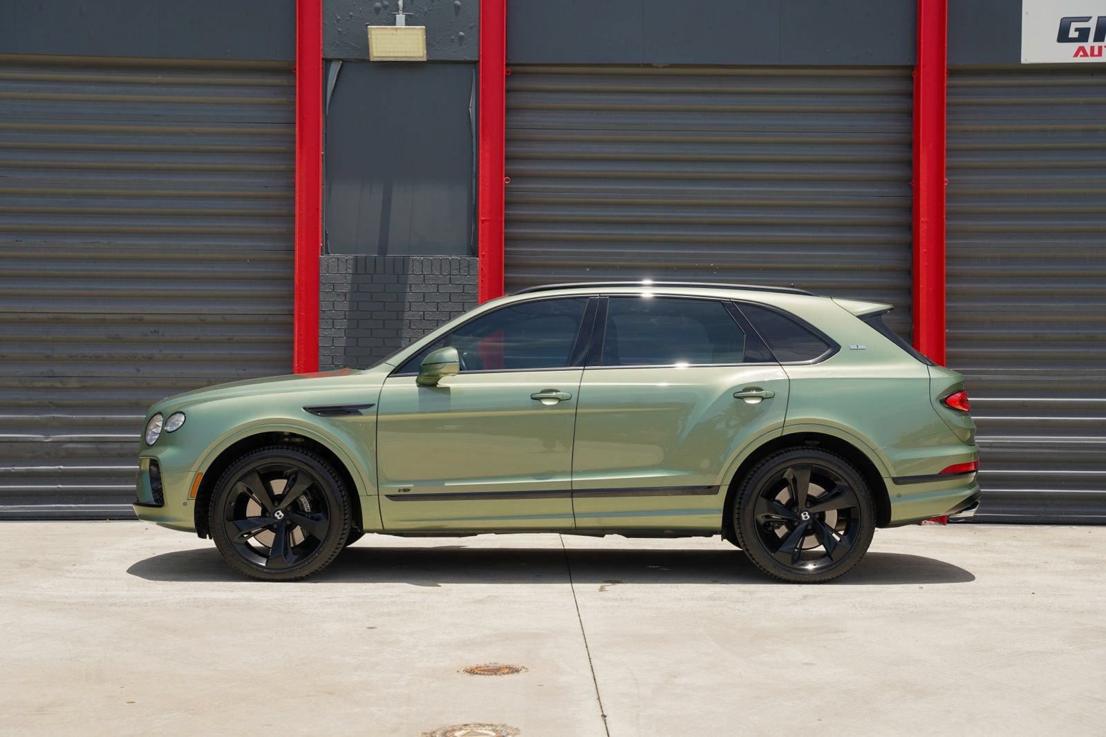 Used 2022 Bentley Bentayga AWD/4WD image 10