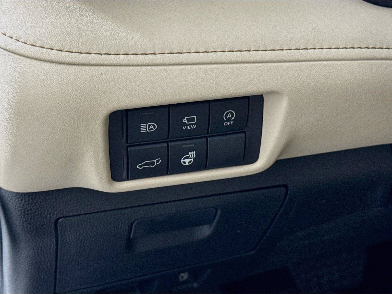 Used 2023 Toyota Highlander Platinum FWD image 17