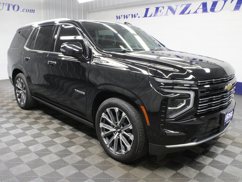 Used 2025 Chevrolet Tahoe High Country AWD/4WD image 3