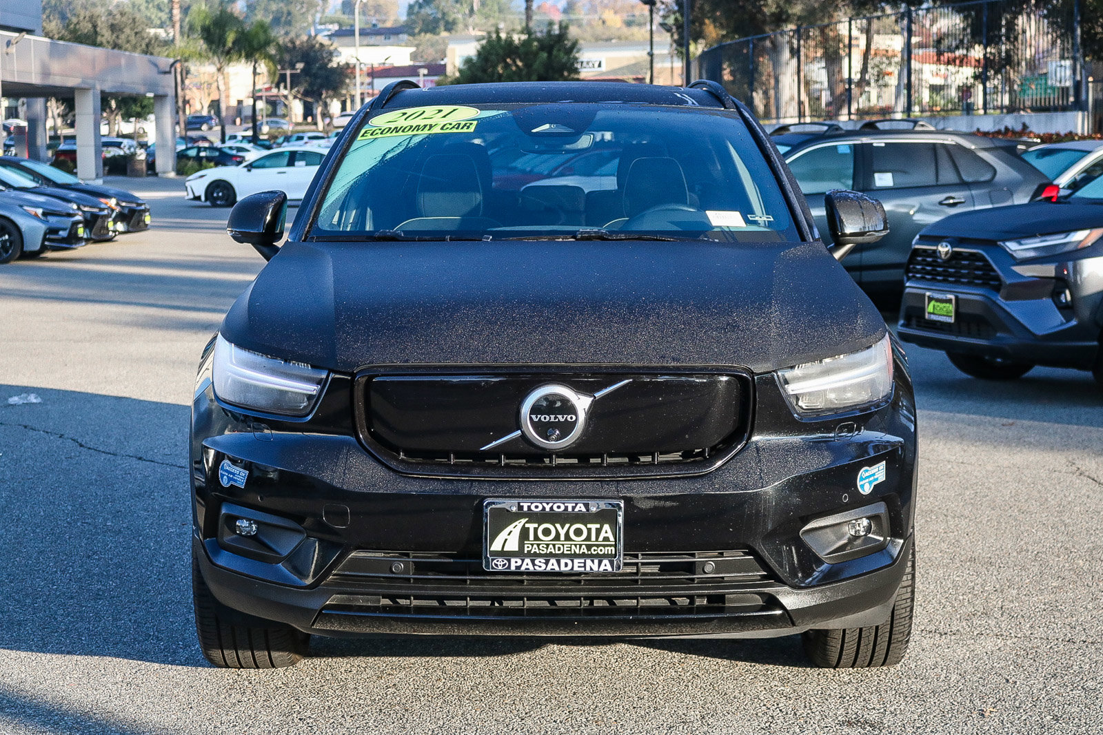 Used 2021 Volvo XC40 P8 Recharge w/ Advanced Package image 2