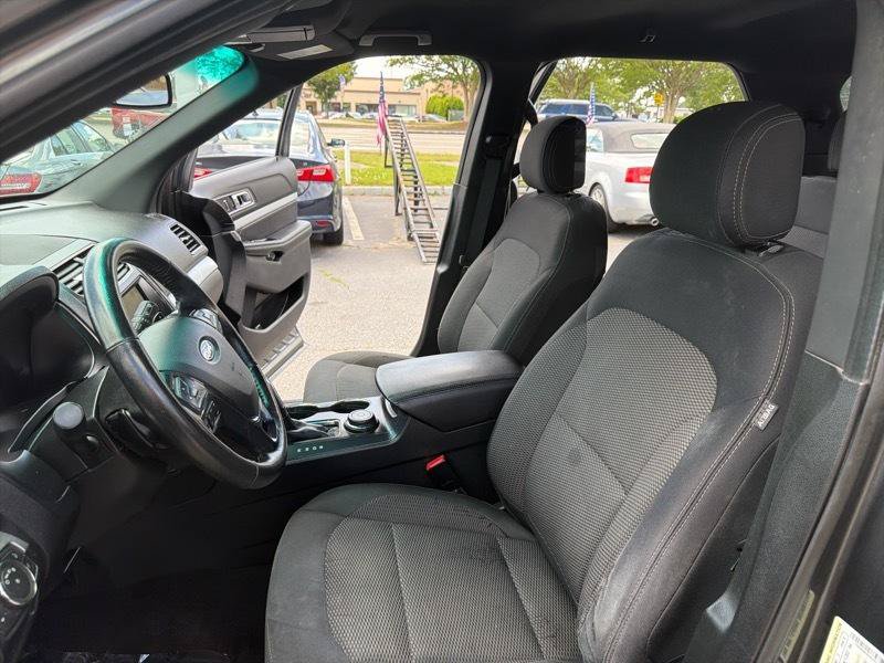 Used 2016 Ford Explorer XLT w/ Equipment Group 201A AWD/4WD image 15