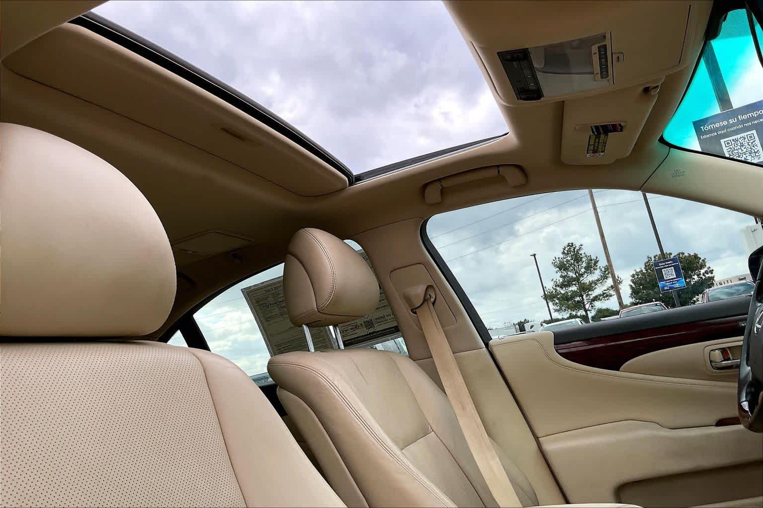 Used 2012 Lexus LS 460 w/ Comfort Pkg RWD image 11