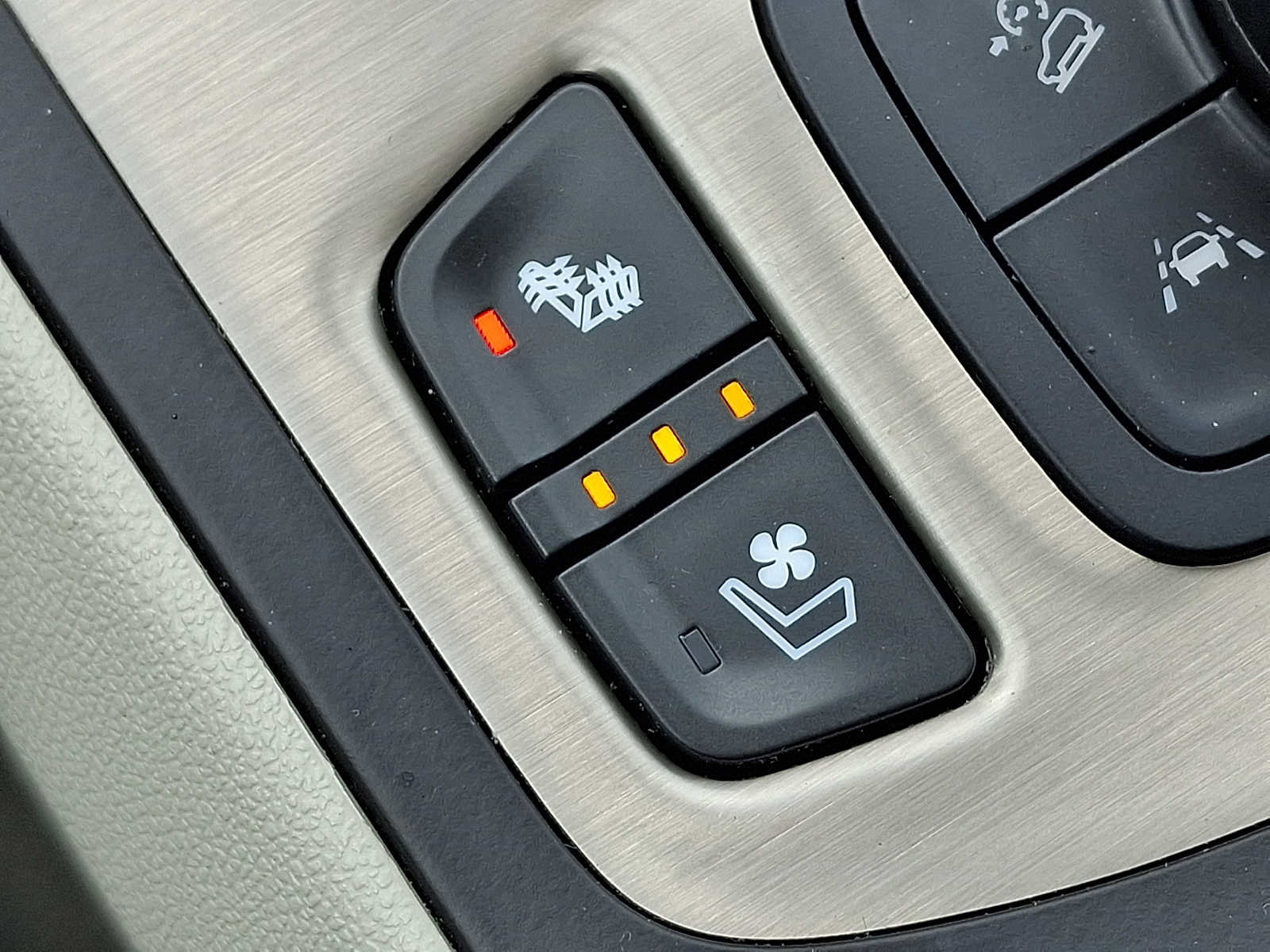 Used 2023 GMC Terrain Denali w/ Denali Premium Package image 36