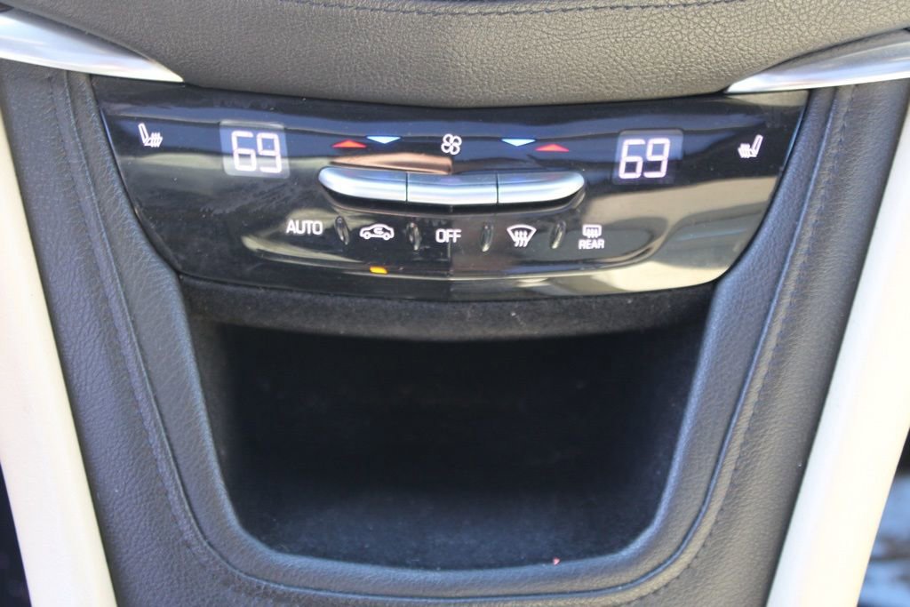 Used 2018 Cadillac XT5 Luxury w/ Driver Awareness Package image 29