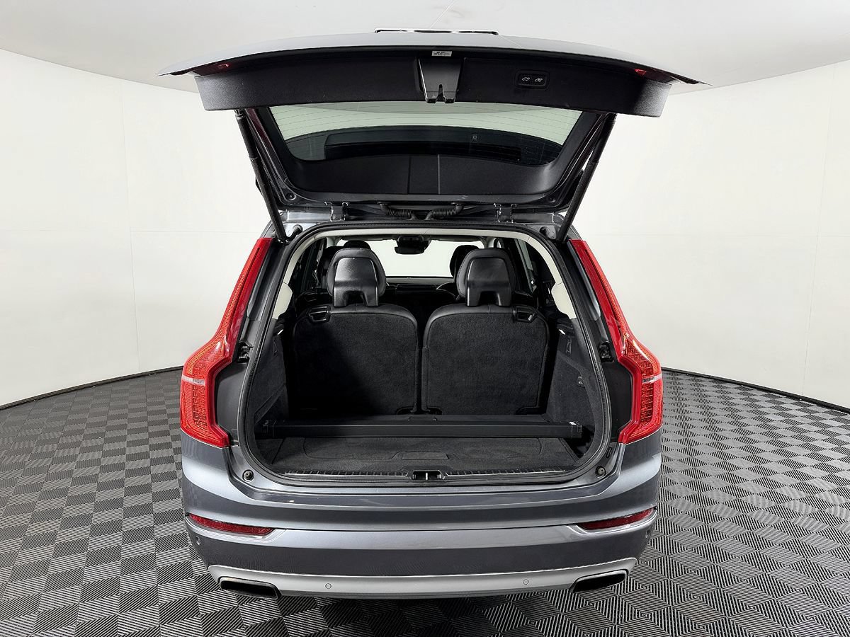 Used 2016 Volvo XC90 T6 Momentum w/ Vision Package AWD/4WD image 13