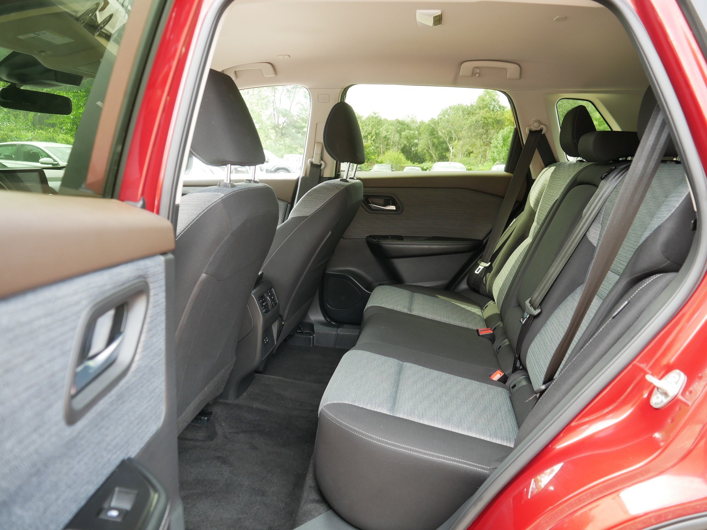 Certified 2023 Nissan Rogue SV AWD/4WD image 35