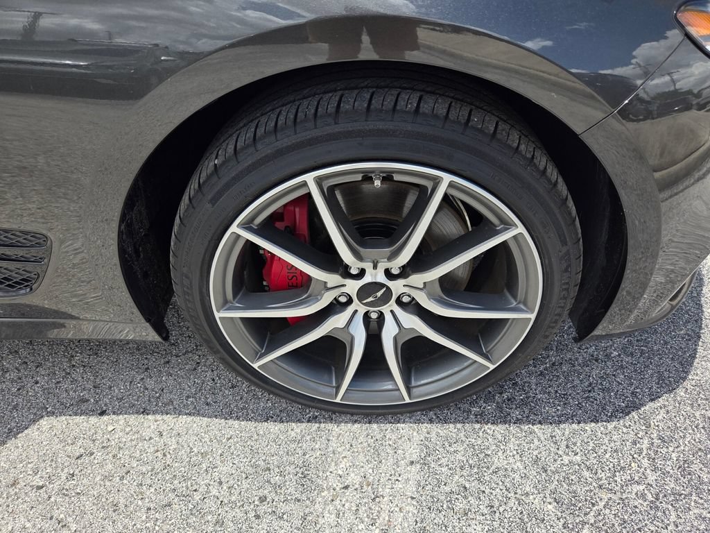 Used 2025 Genesis G70 2.5T RWD image 17
