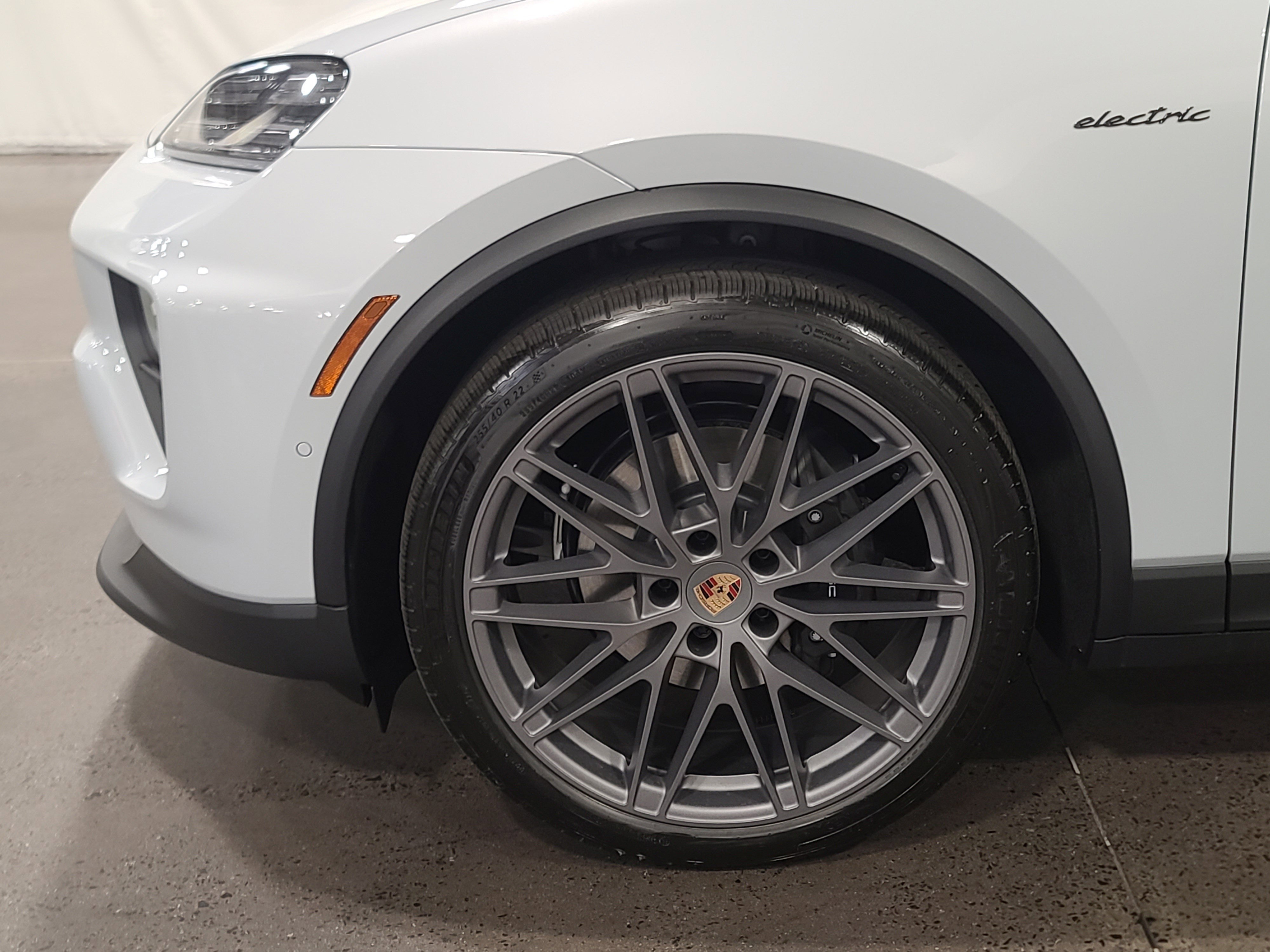 New 2026 Porsche Macan 4 Electric AWD/4WD image 34