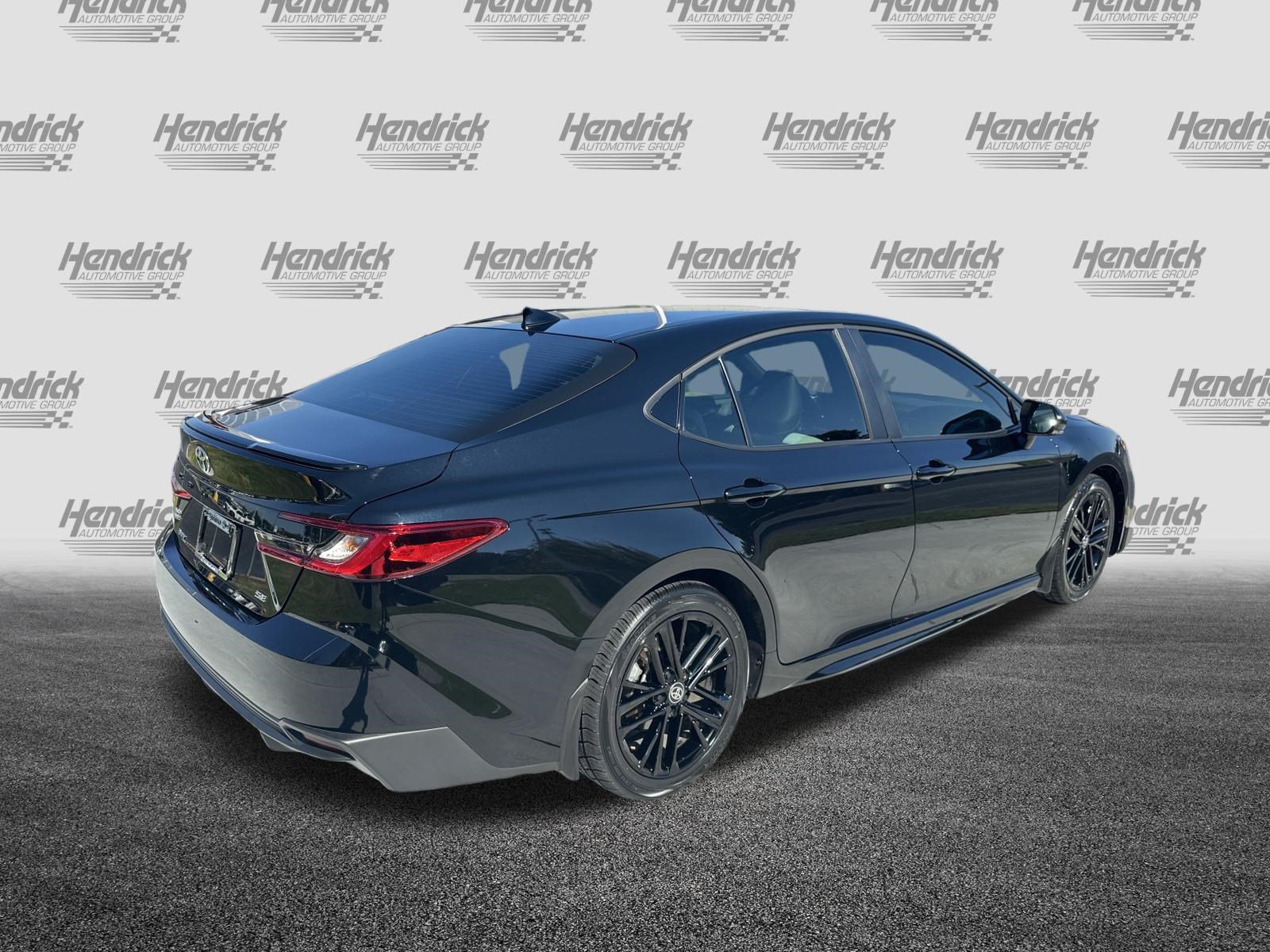 Used 2025 Toyota Camry SE FWD image 10