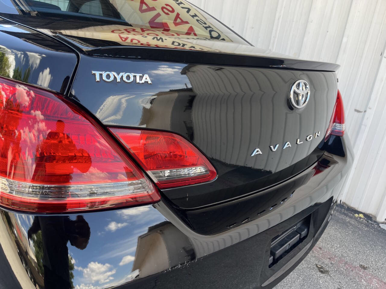 Used 2008 Toyota Avalon XLS image 10