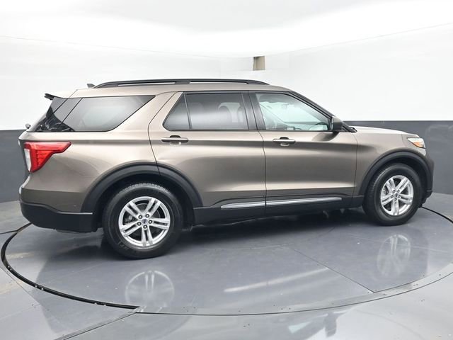 Used 2021 Ford Explorer XLT RWD image 3