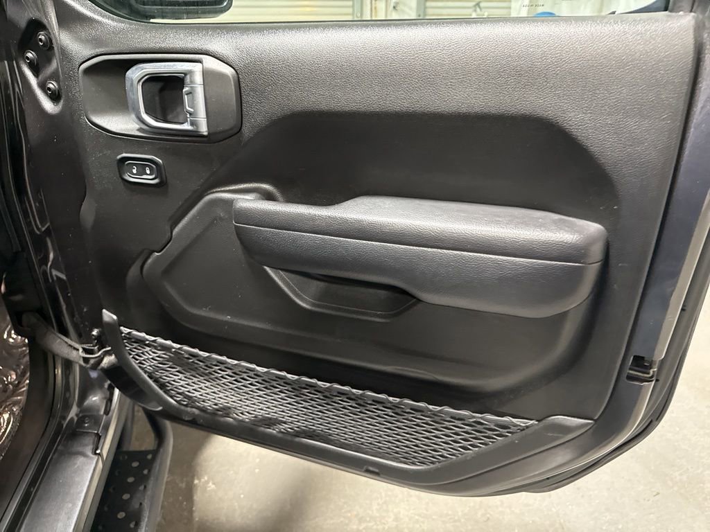 Used 2023 Jeep Gladiator Sport AWD/4WD image 12