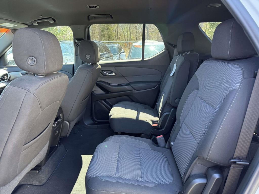 Used 2023 Chevrolet Traverse LT AWD/4WD image 8