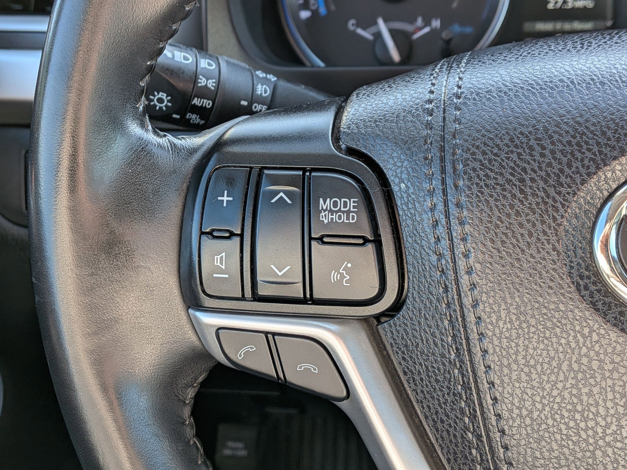 Used 2019 Toyota Highlander Limited image 17