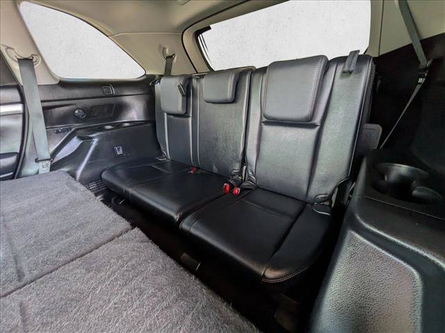 Certified 2016 Toyota Highlander XLE AWD/4WD image 19