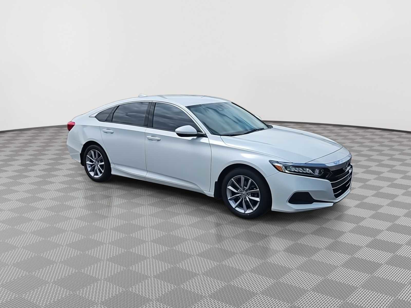 Used 2021 Honda Accord LX image 2