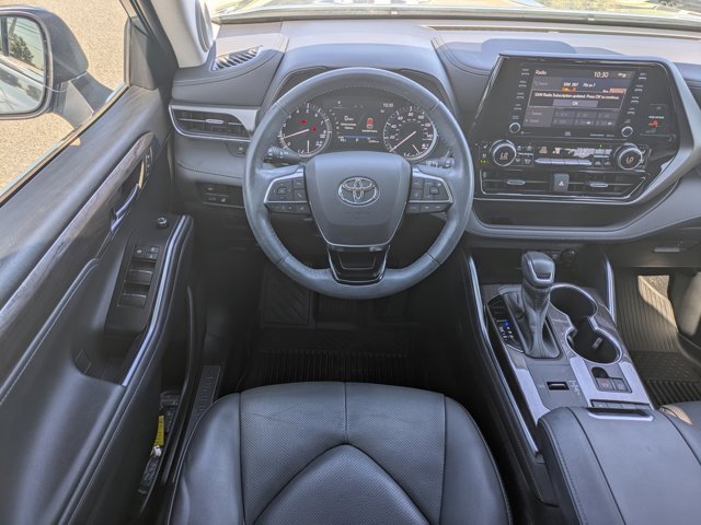 Used 2021 Toyota Highlander Limited image 17