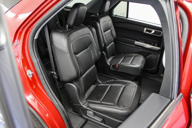 Used 2023 Ford Explorer XLT w/ Equipment Group 202A AWD/4WD image 21