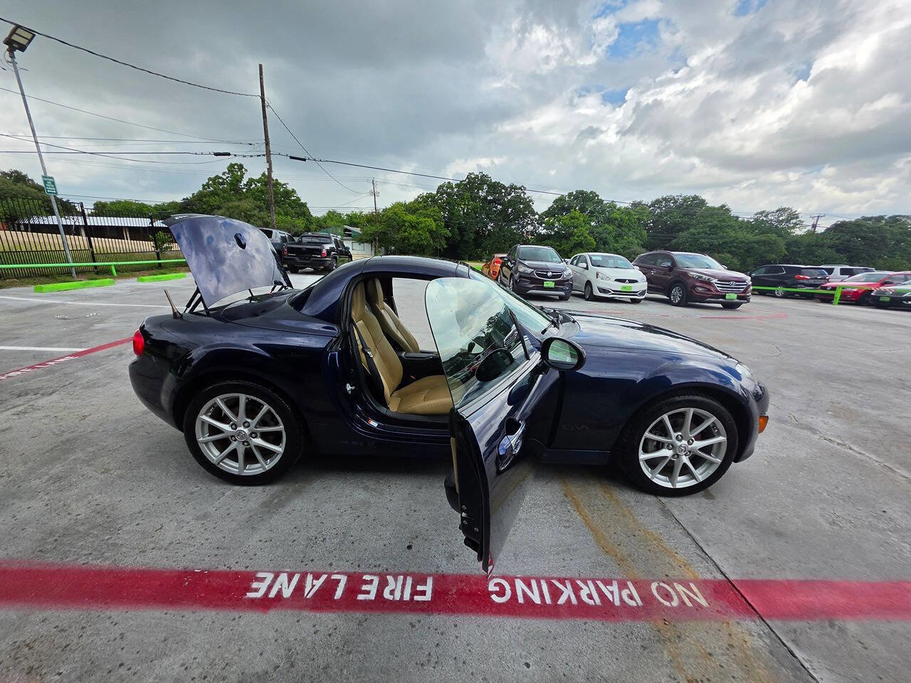 Used 2011 MAZDA MX-5 Miata Grand Touring w/ Premium Pkg RWD image 26